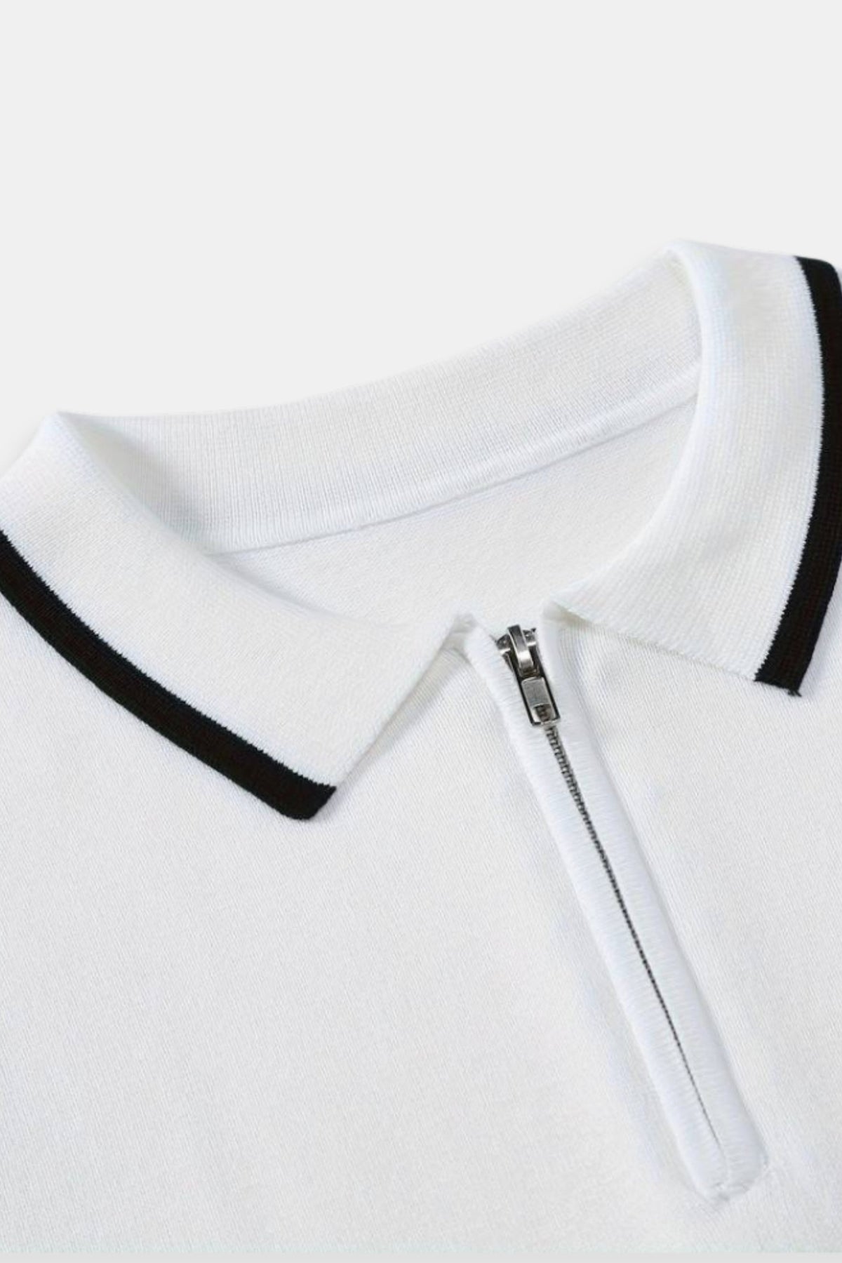 Polo Classique avec Zip et Détails Contrastés