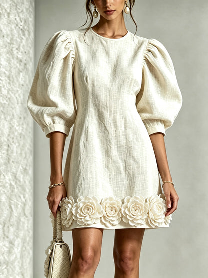 Blanche | Mini-Robe à Manches Bouffantes et Ourlet Fleuri