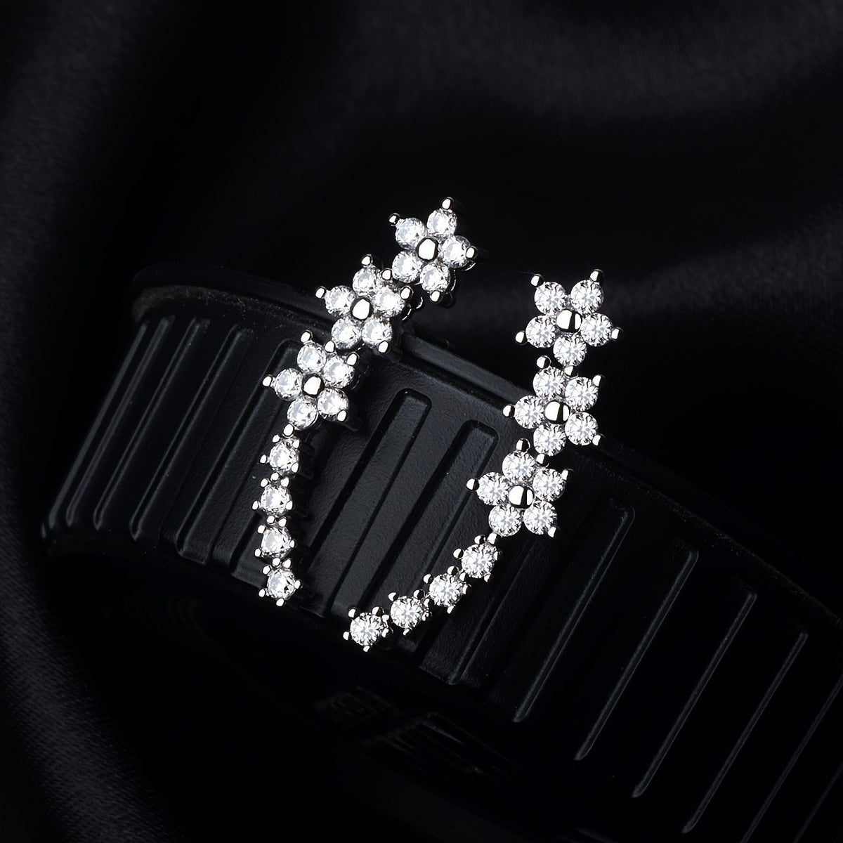 BOUCLES D’OREILLES FLORALES INTEMPORELLES