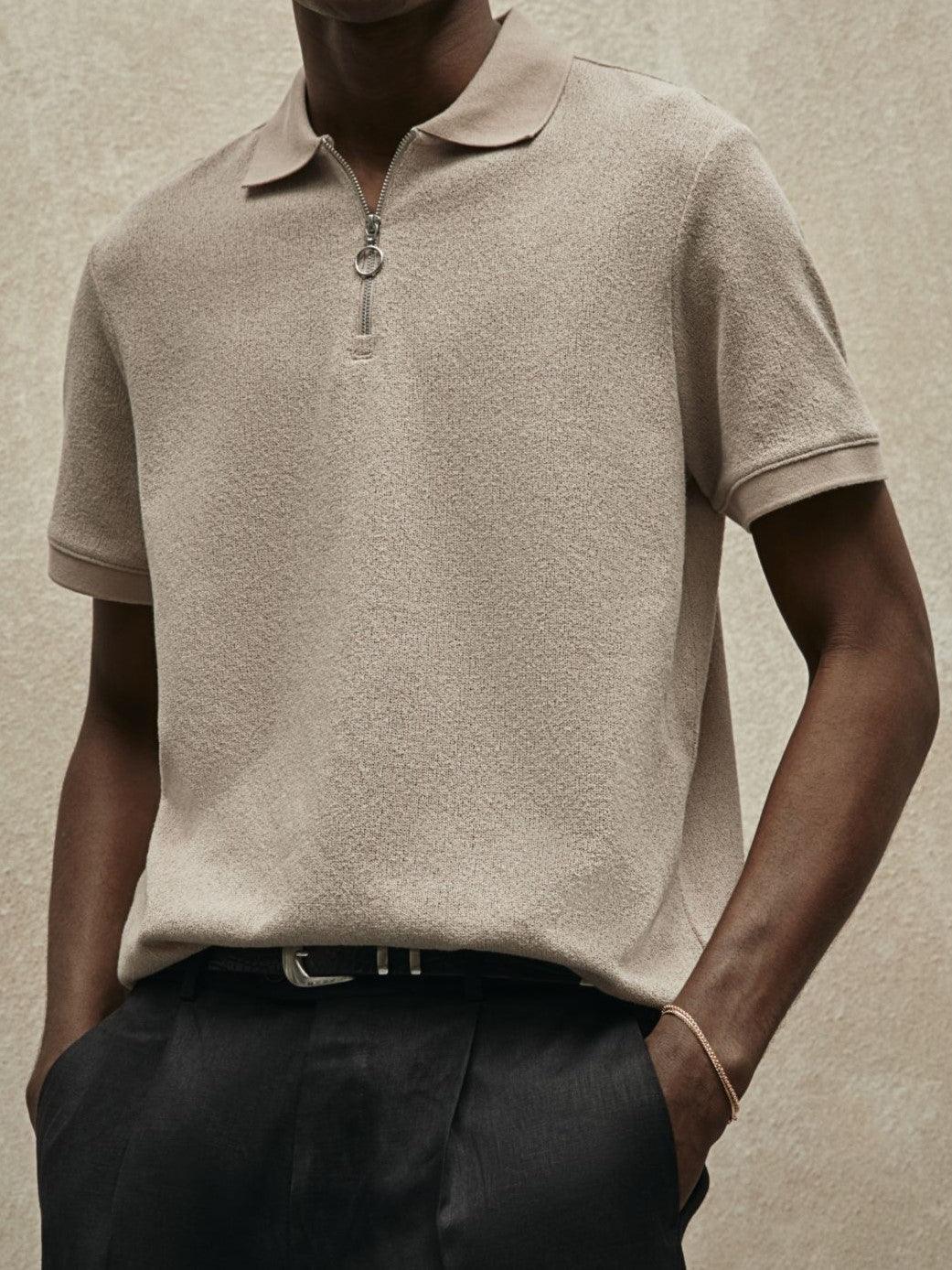 Polo moderne en tricot avec fermeture éclair