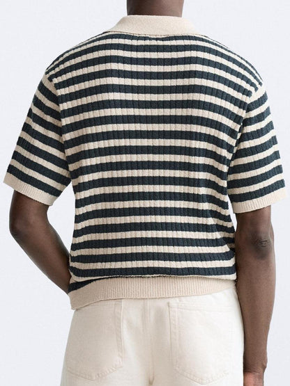 Polo tricoté à rayures classiques