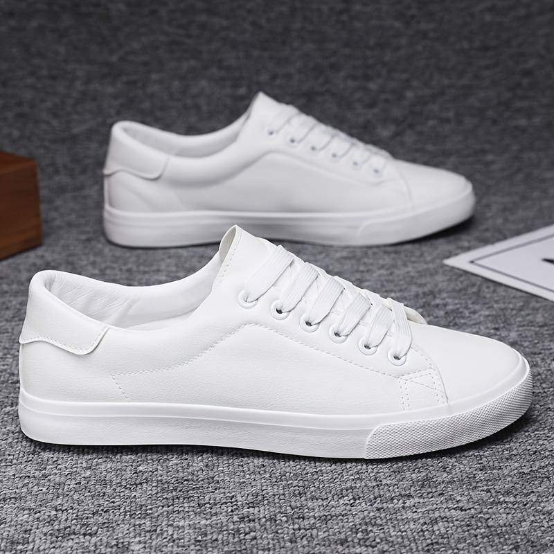 Baskets Blanches – Élégance Simple et Polyvalence