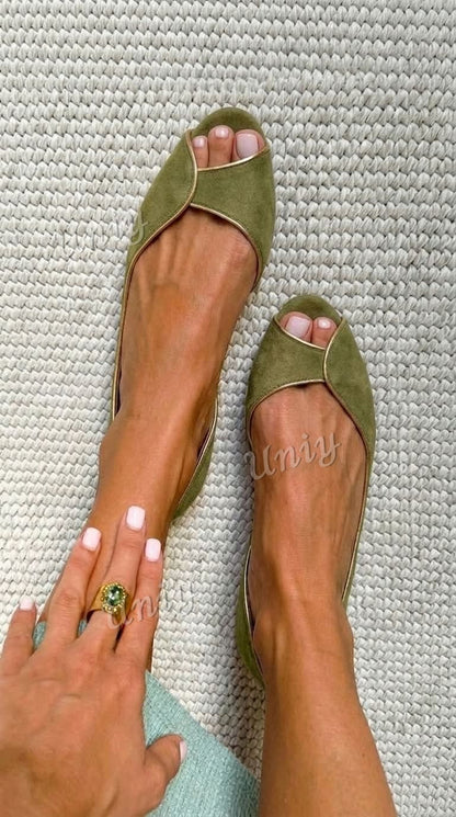 Ballerines à bout ouvert style d'Orsay en daim beige et or